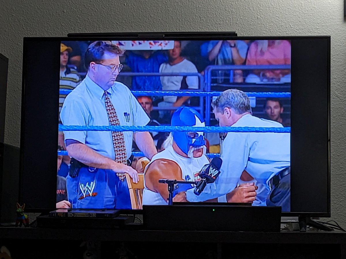 SondraRuthITR's tweet photo. Absolute scenes. #RetroITR #SmackDown https://t.co/Xx4NzexpXd