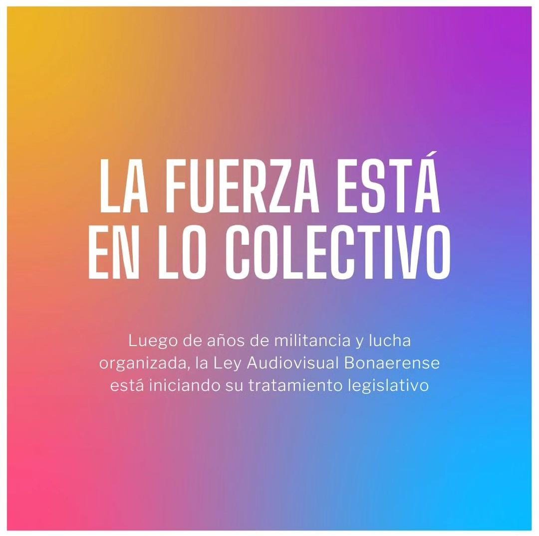 ForoPBA's tweet photo. En el año 2020, en el punto más álgido de la pandemia, nos logramos organizar, bajo un contexto profesional angustiante. Con amor militante forjamos comisiones de trabajo horizontales para dar lugar a un sueño, el proyecto de Ley Audiovisual de la Provincia de Buenos Aires. 🧵 👇🏽 https://t.co/o9yXnbquNo