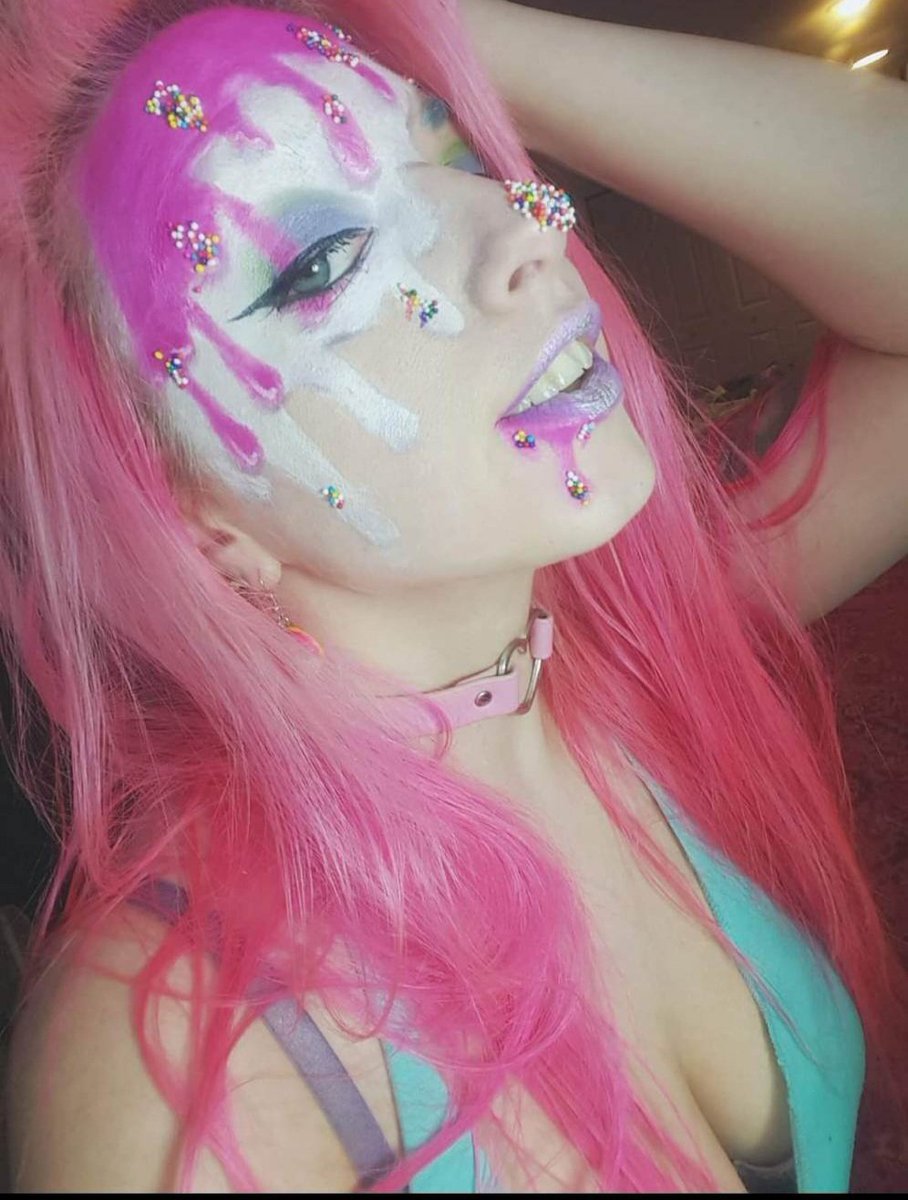 Sniickersnee🔪 on Twitter: "My look today was inspired by a look I did