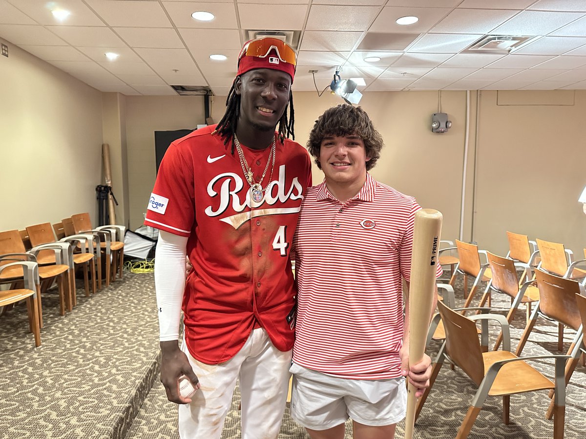 Reds's tweet image. First home run ball ✔️