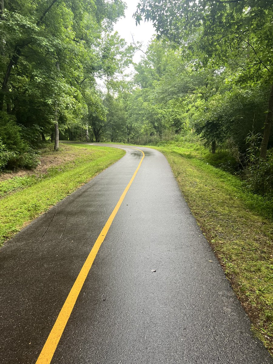 Happy #GlobalRunningDay 

I’m a pretty social person but after a day of nonstop meetings I love being somewhere with zero human interaction.