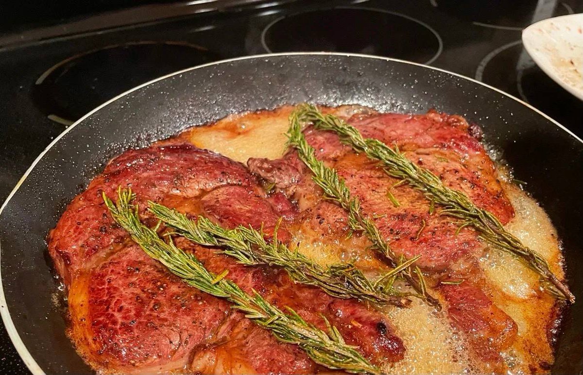 lanneyviolet's tweet photo. I love Steak 🥩🥩🥩😋😋😋 https://t.co/ZS7mYuFCR6