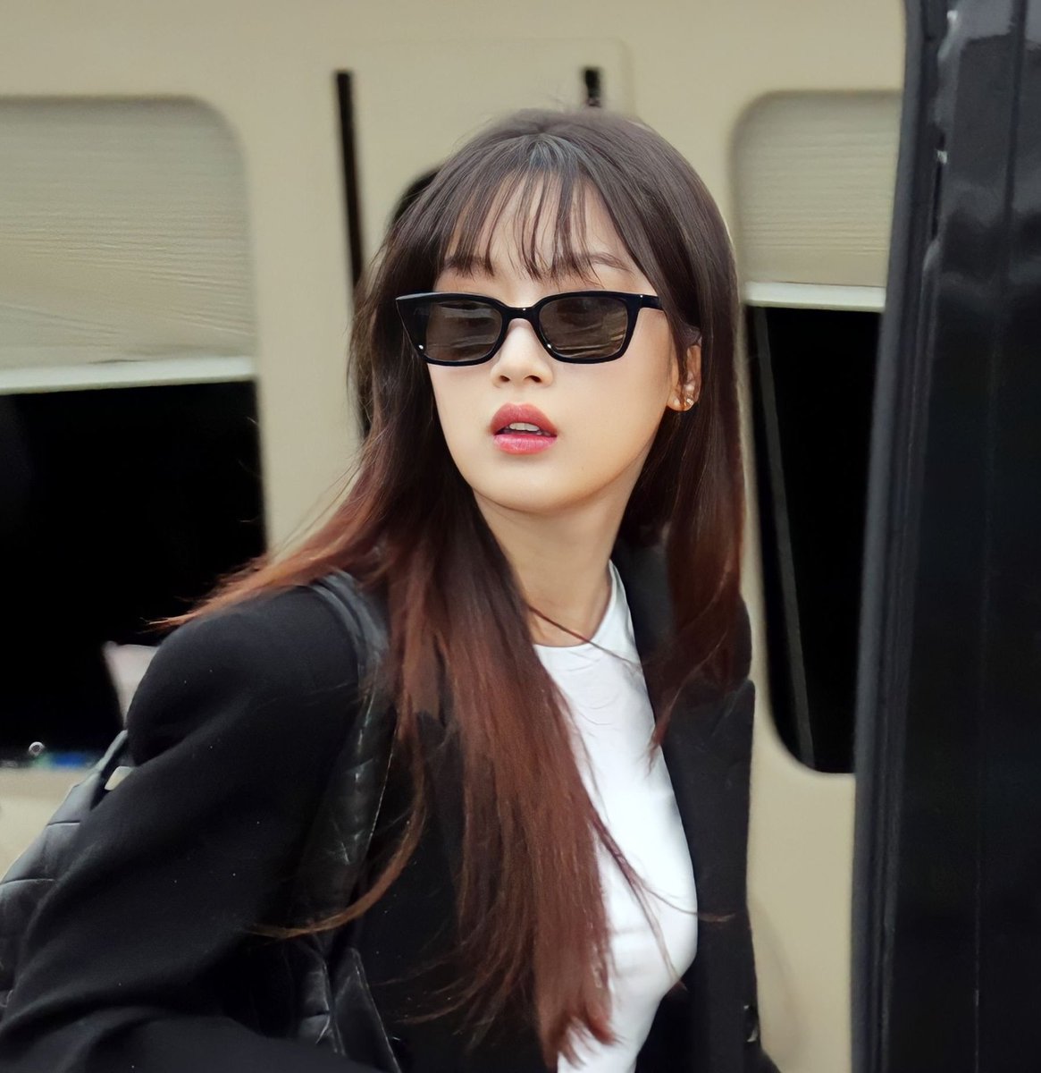 mun ka young airport photos coming on our way this friday !!!! 🥹🖤✨

#문가영 #ムンガヨン #MunKaYoung #MoonGaYoung