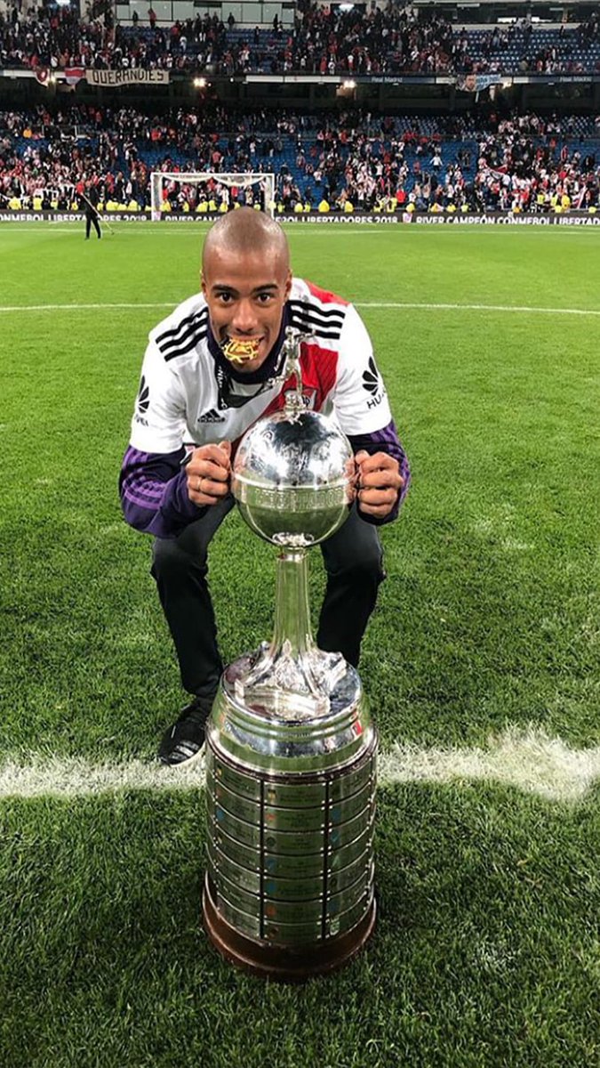 _TobiasRP's tweet photo. Cada uno festeja lo que puede https://t.co/7WFMcVmVVO