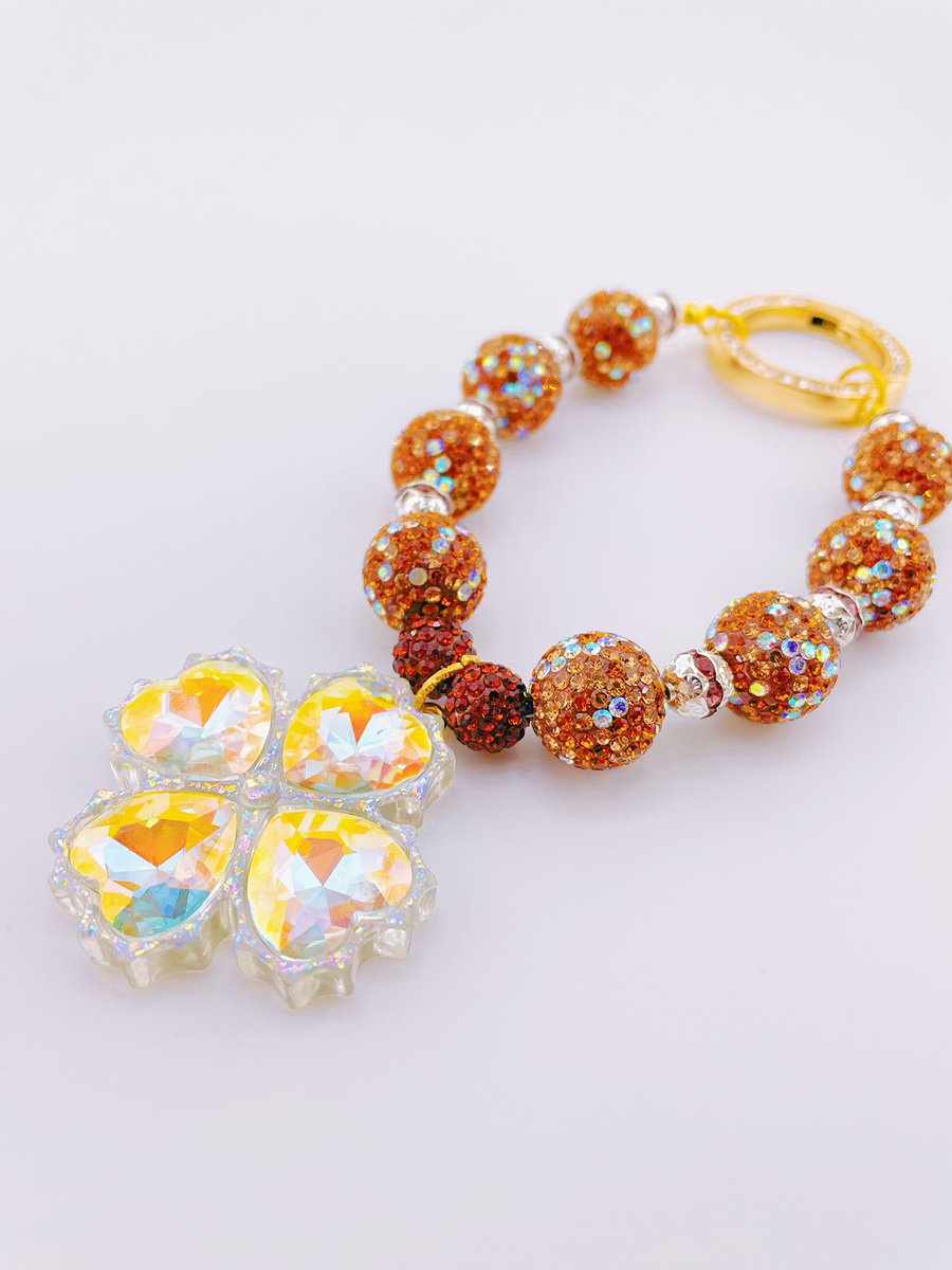 Aili527's tweet image. Four-leaf clover 🍀 
Your luckily phone charm 🤩 #phonecharm  #phonechain #diy #crafting #beads #beadsjewelry