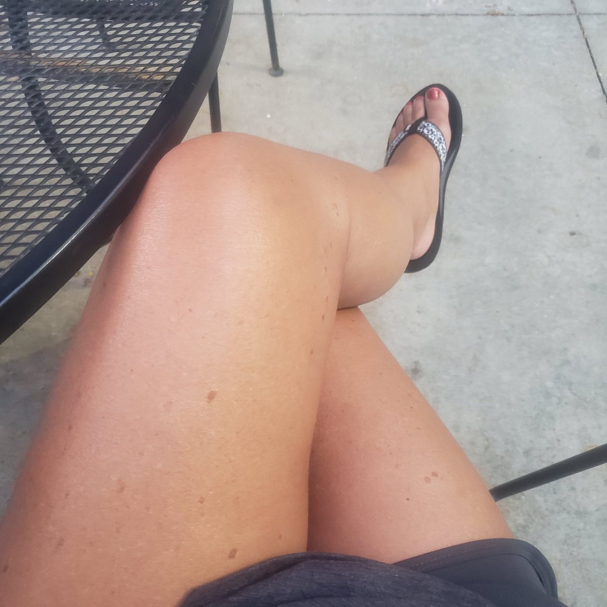 ZaZuTHE2's tweet photo. @JailbirdMJ How about a #leggie?! https://t.co/NHAnAu2MjJ