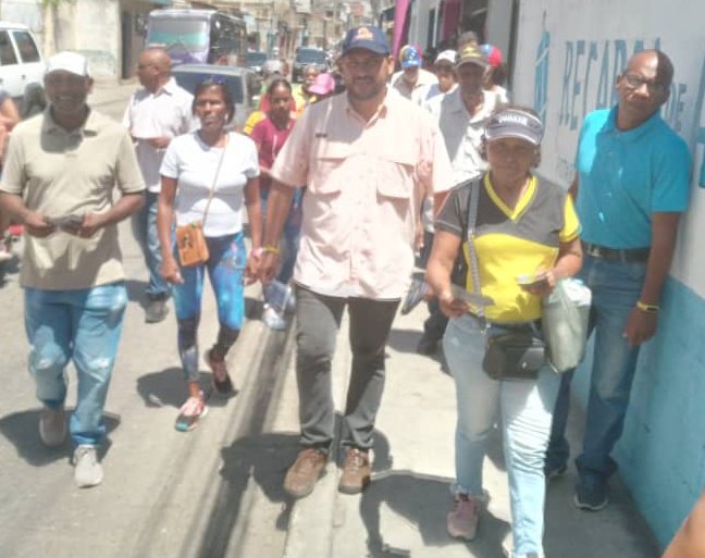 roger_delgado's tweet image. #7Junio 

Hoy con @CarlosOcariz y compañeros de @Pr1meroJusticia de Barlovento en Higuerote #Miranda 🇩🇪

#VamosAEcharPalante con @hcapriles rumbo a las primarias del 22 de octubre!

#Unidad
@ActivismoPJ
@PJ_EdoMiranda