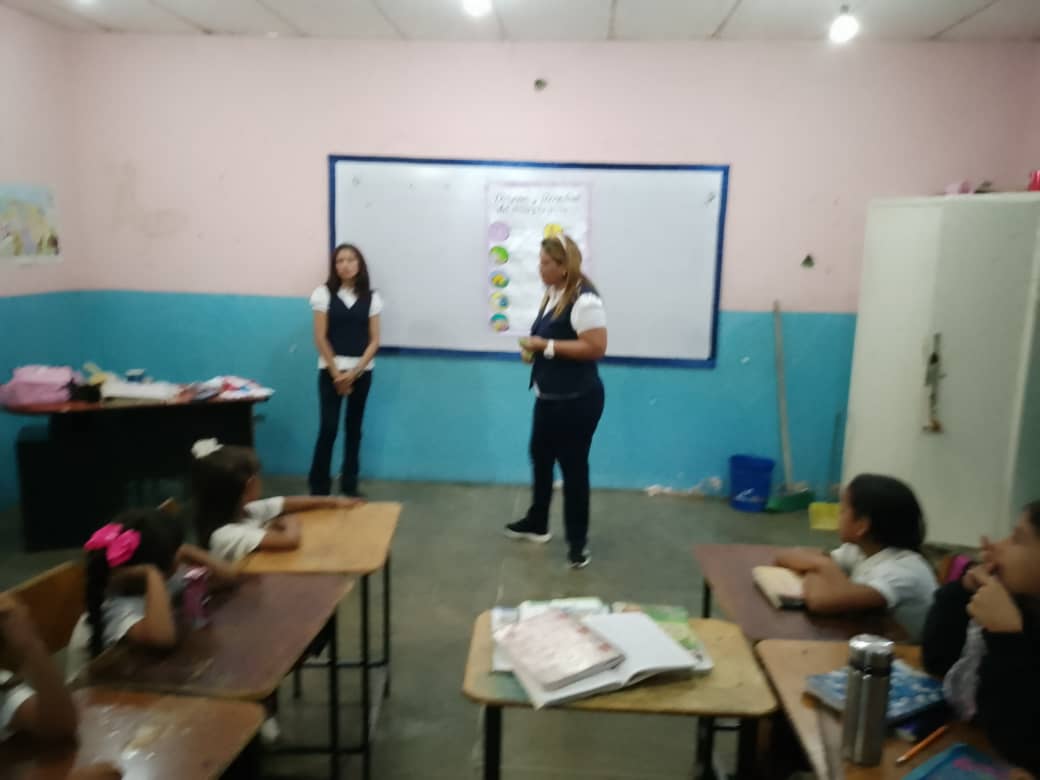 fmsp_jrodriguez's tweet image. Misión Sucre|| Aldea Jorge Rodríguez, Triunfadoras del PNFE dictaron Charla de los Derechos del Niño en la EBR 5 de Cabimas @NicolasMaduro @sandraoblitasr @_LaAvanzadora @mppeduniv @RedMisionSucre @MPPEDUCACION @CDCEZULIA @penelopelour @avelinchirinos @CALLAMAOVIEDO