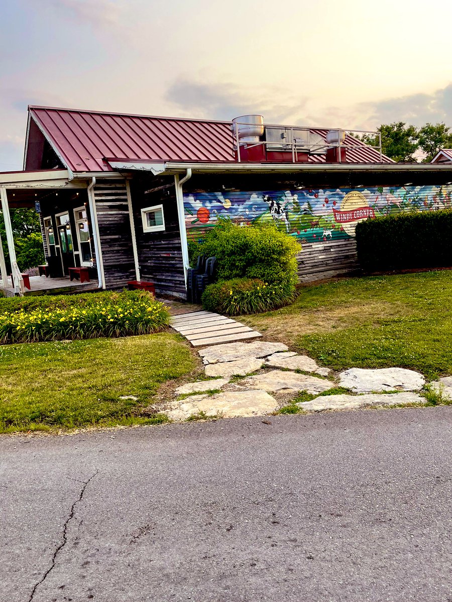 thornsberry44's tweet image. Love ya @kjtberry4 Perfect evening! #GreatChoice