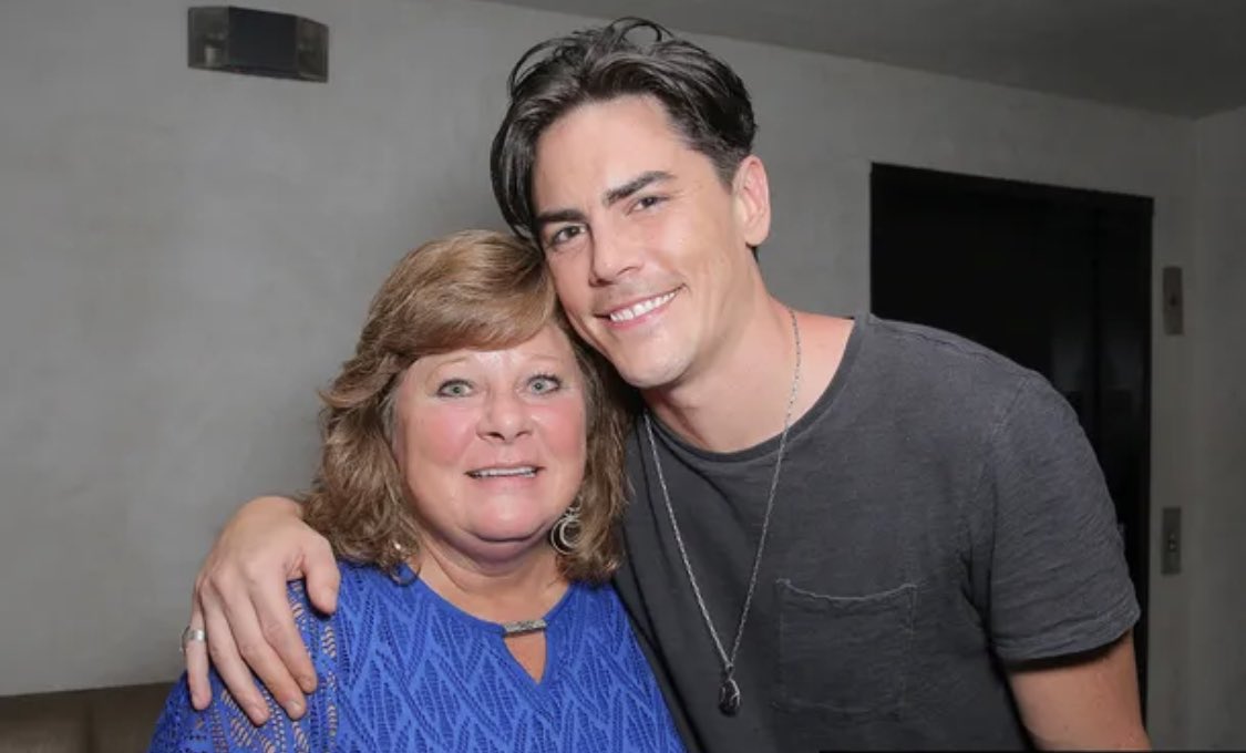 millermoves22's tweet photo. I’m thoroughly disgusted that Sandoval’s Mom knew all along 🤮 #VanderpumpReunion #PumpRules https://t.co/s0p0rkKa47