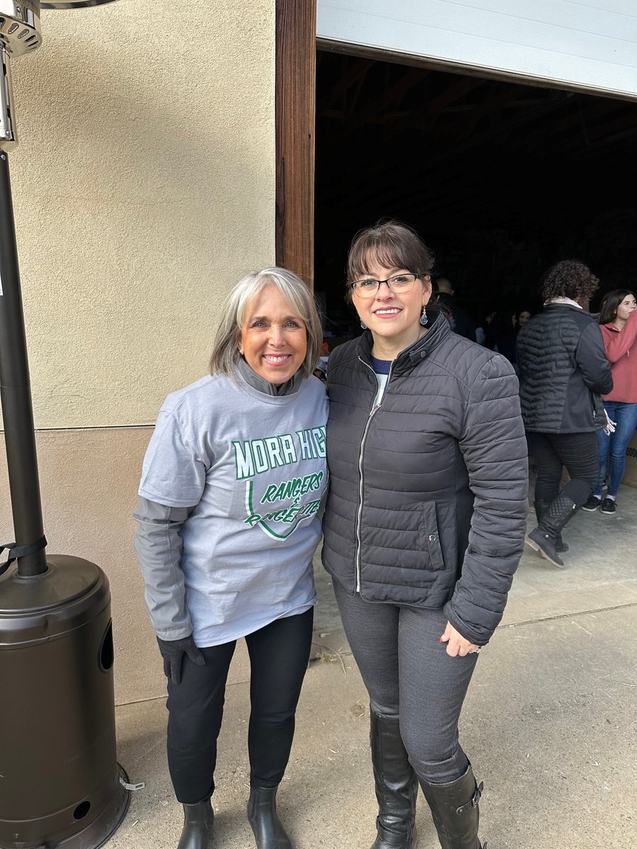 GovMLG's tweet photo. I'm creating a stable, full-service education system in our state including healthy, free lunches for all students. That doesn't happen without dedicated people like Rachel Roybal-Rogers from Mora. Congratulations on your award, Rachel! 

https://t.co/qBUAXomHza https://t.co/JCmWZyKmFv