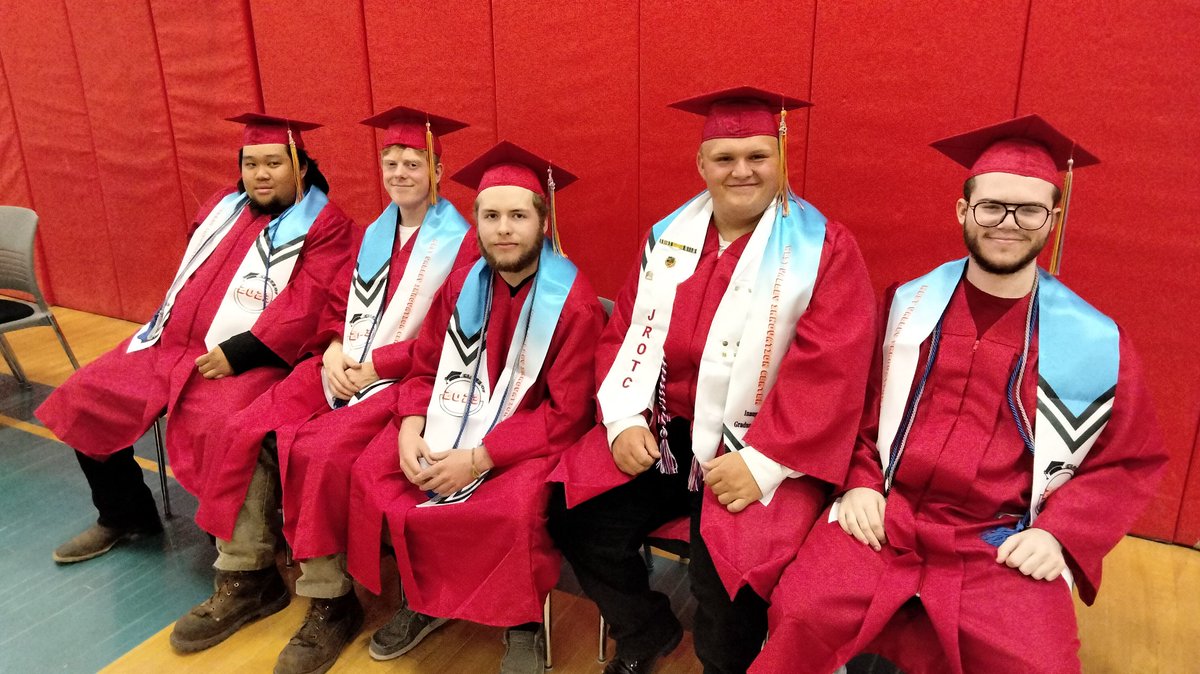 suptfinch's tweet photo. Congratulations to the Graduates from the Class of 2023 from the West Valley Innovation Center &amp; the West Valley Virtual Academy!  You did it!  We are proud of you!  ❤️🩵 Bright future ahead for our Lifelong Learners! ☀️ @WVSD208 @WV_Futures https://t.co/1UGg6etcbS