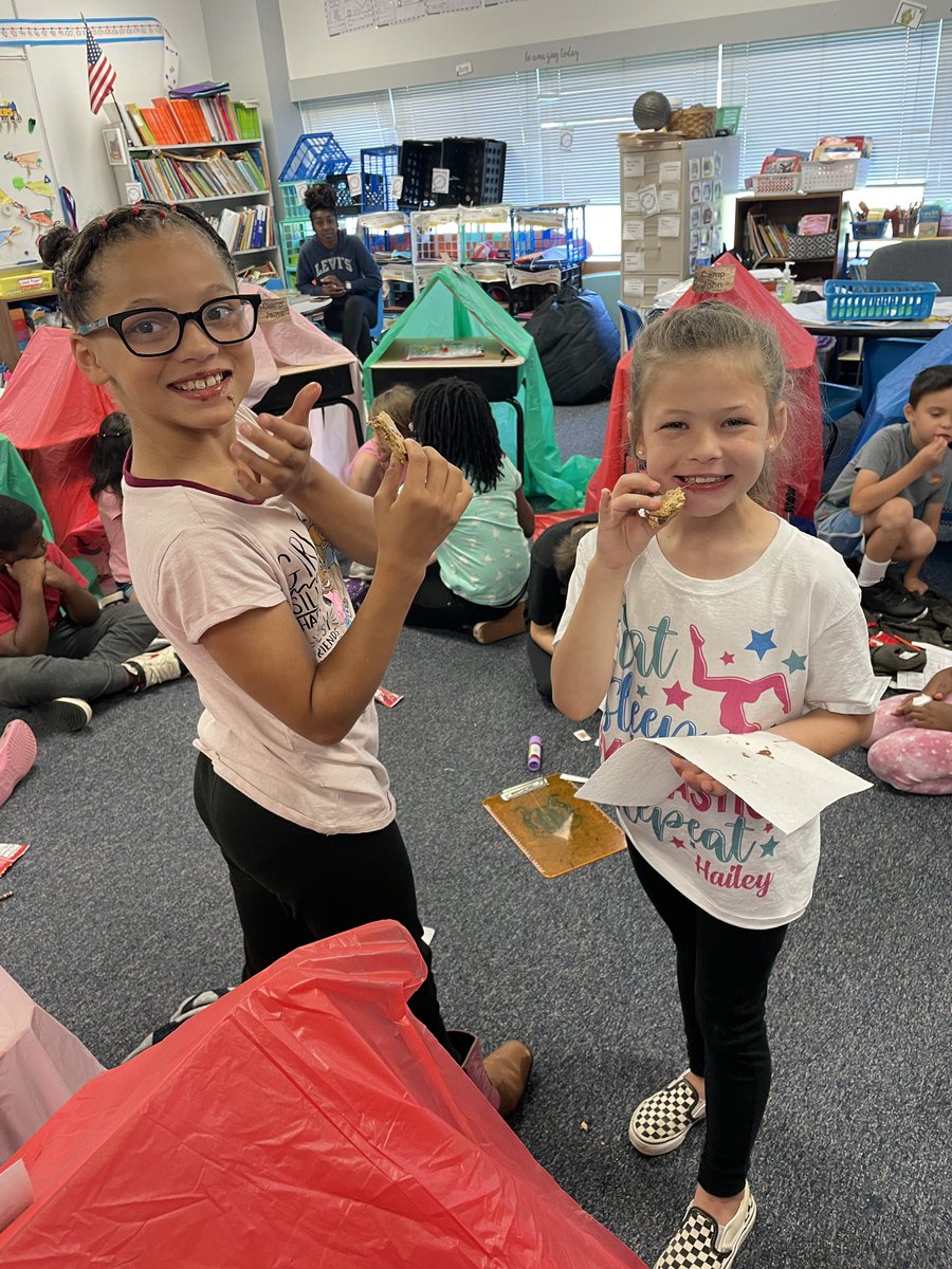 msahanson's tweet photo. Another school year is quickly coming to an end. We’ve made so many memories and grown so much together. These 2nd graders are having a great last week and have a great future ahead of them. #2ndgradejrjagsrock @FCSchoolsNC @YESjrjags https://t.co/EzACQG1u2k