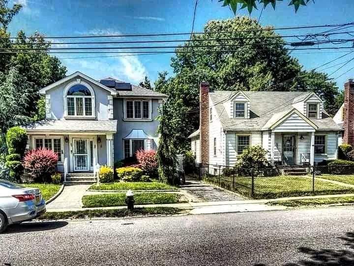 Houses in #Castleton_Corners, #Staten_Island.