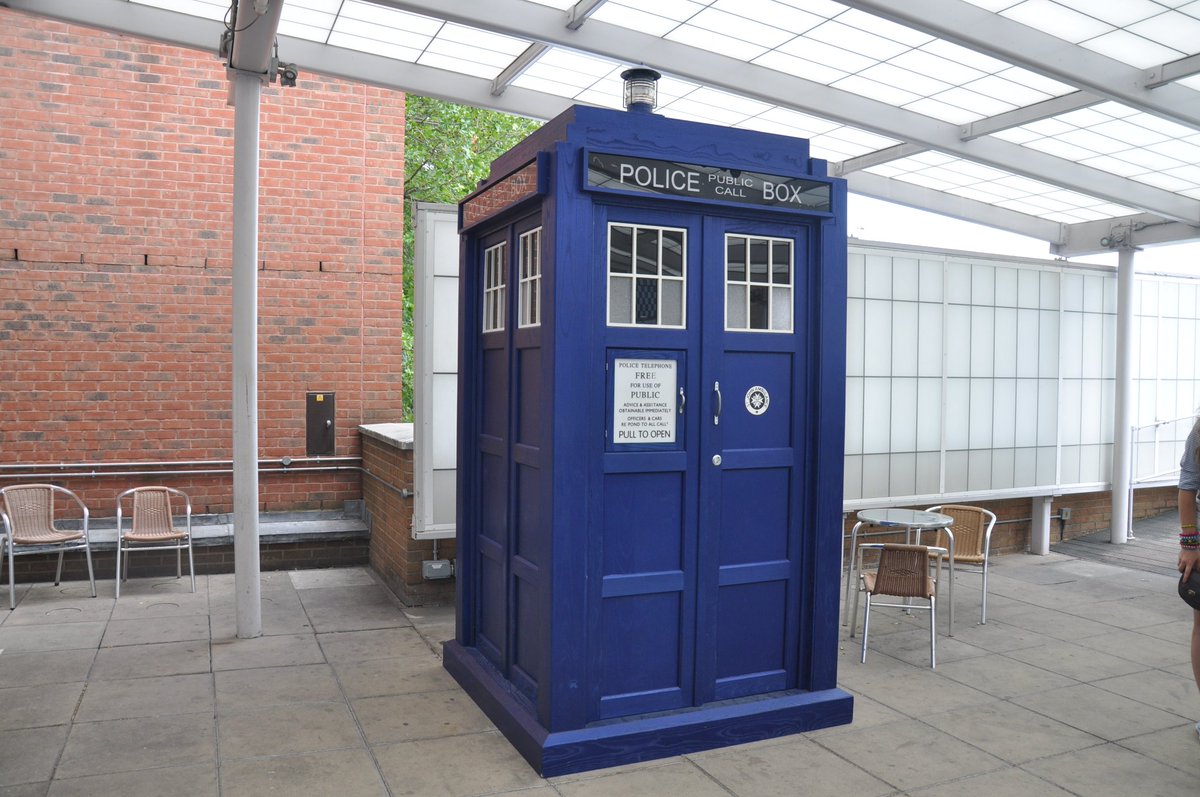 Stardustraven2's tweet photo. @Mopar_Logic Dr. Who's Tardis. https://t.co/Ur8Gc6DJDI