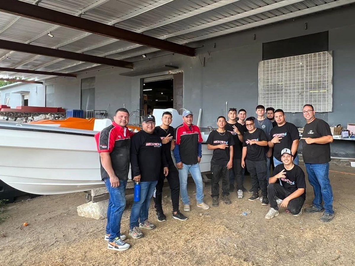 MECHTECHPR's tweet image. Estudiantes de Mecánica Marina de Mayagüez tuvieron la oportunidad de conocer el proceso de manufactura de botes en 7 Marine Boat Factory en Aguadilla. Si te interesa aprender mas, estudia en AGOSTO. Llama al 787-238-9494 ￼(787) 449-5446