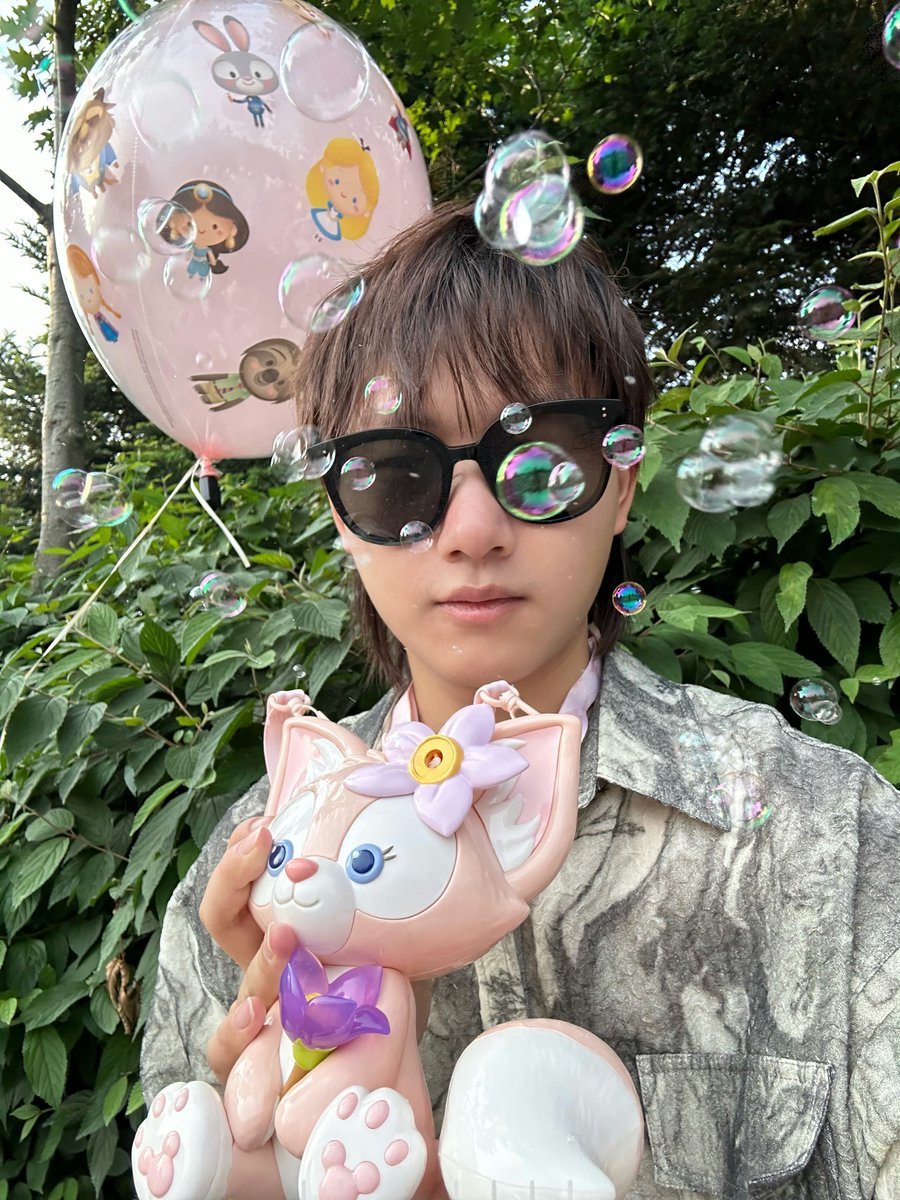 Wolves_Fly_Hok's tweet image. Wonderful time at Shanghai Disneyland😛