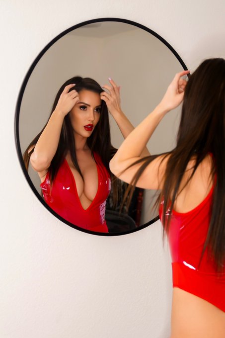 Dangerous but fun 💋 https://t.co/seROXC0KsP<a href="/tag/birthdaygirl"class="tags"><span>#birthdaygirl</span></a>