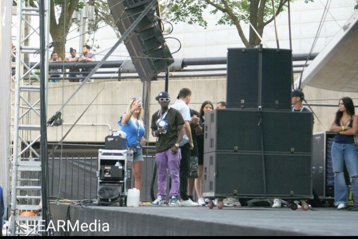 #flavorflavofficial 

Hanging out on stage at The Detroit Grand Prix Entertainment Stage in Hart Plaza on Saturday night in Detroit.

#Detroit #metrodetroit #Michigan #detroitgp2023 #Detroitgp #downtowndetroit #hiphop 
Nelli 📸