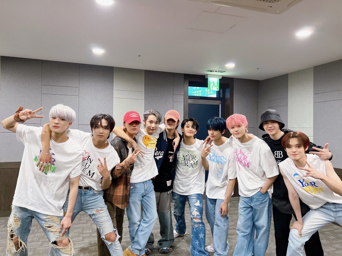 reqjun's tweet photo. ㅤ ㅤ

          Kedatangan tamu spesial dari YangYang, Kun gege dan Ten hyung dalam TDS 2 : In YOUR DREAM membuat hati terasa bahagia. Terimakasih 'tuk kalian yang t'lah meluangkan waktu bersama.

ㅤ ㅤ https://t.co/f2jAnnIRlf