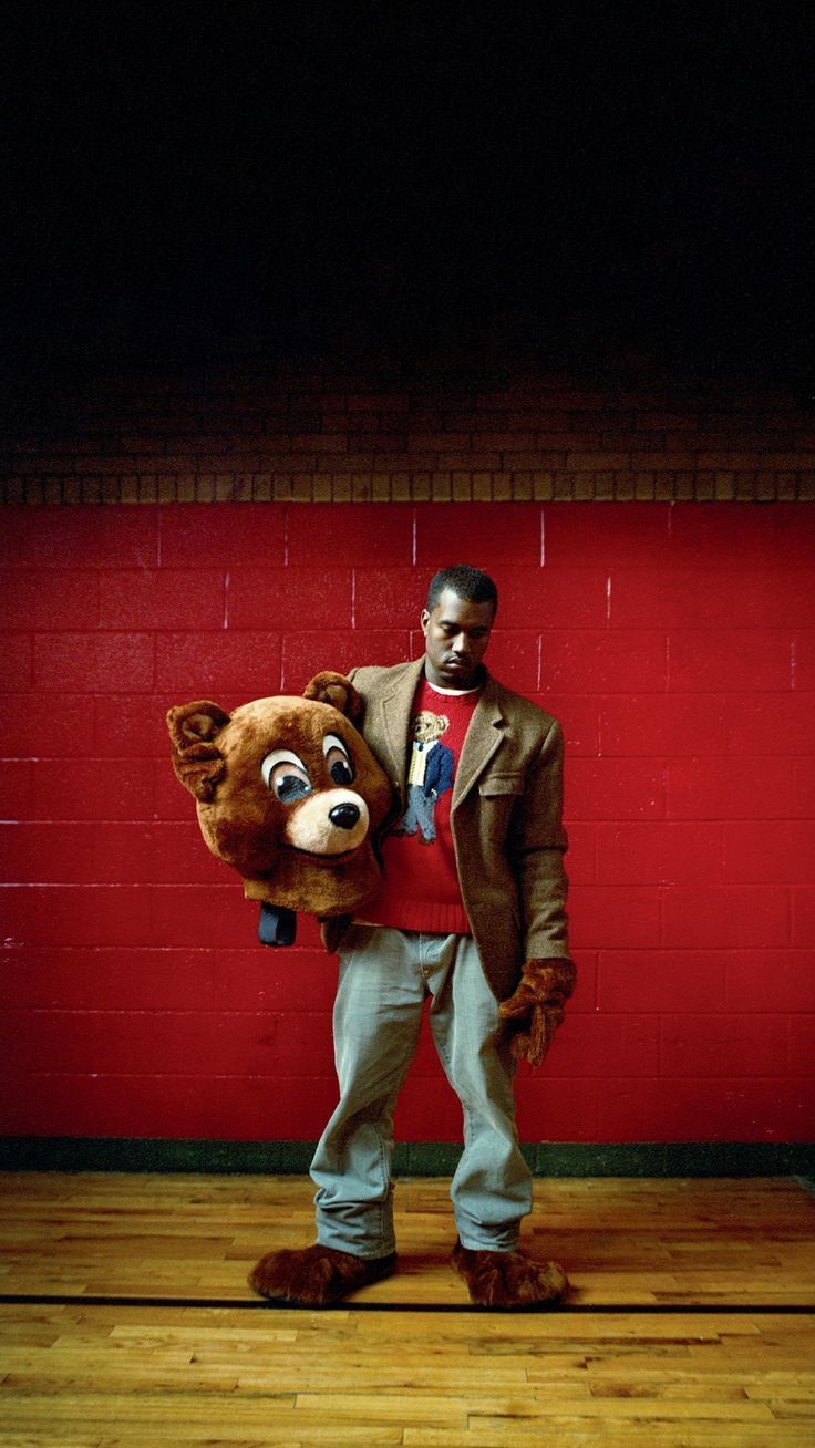 Happy 46th birthday to Kanye West.
What\s your favourite album from him ? 