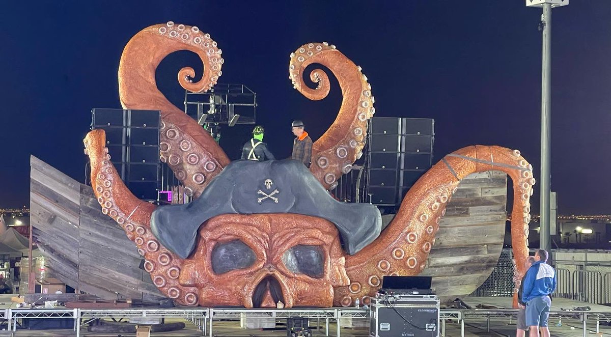 Final post of the stage in action within the VIP Camp EDC area. A magnified size at a human level. Disclaimer: No creatures were harmed in the makings of this shipwreck. 

#fabrication #eventdesign #edclasvegas #stageprops #eventdecor #foam #sculpture #edclv #breakallproductions