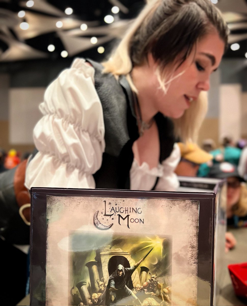 MsNicholeMorgan's tweet photo. I already wish I was back at @PhxFanFusion running @LaughingMoonRPG 😭 https://t.co/yDGfT4BQ5y