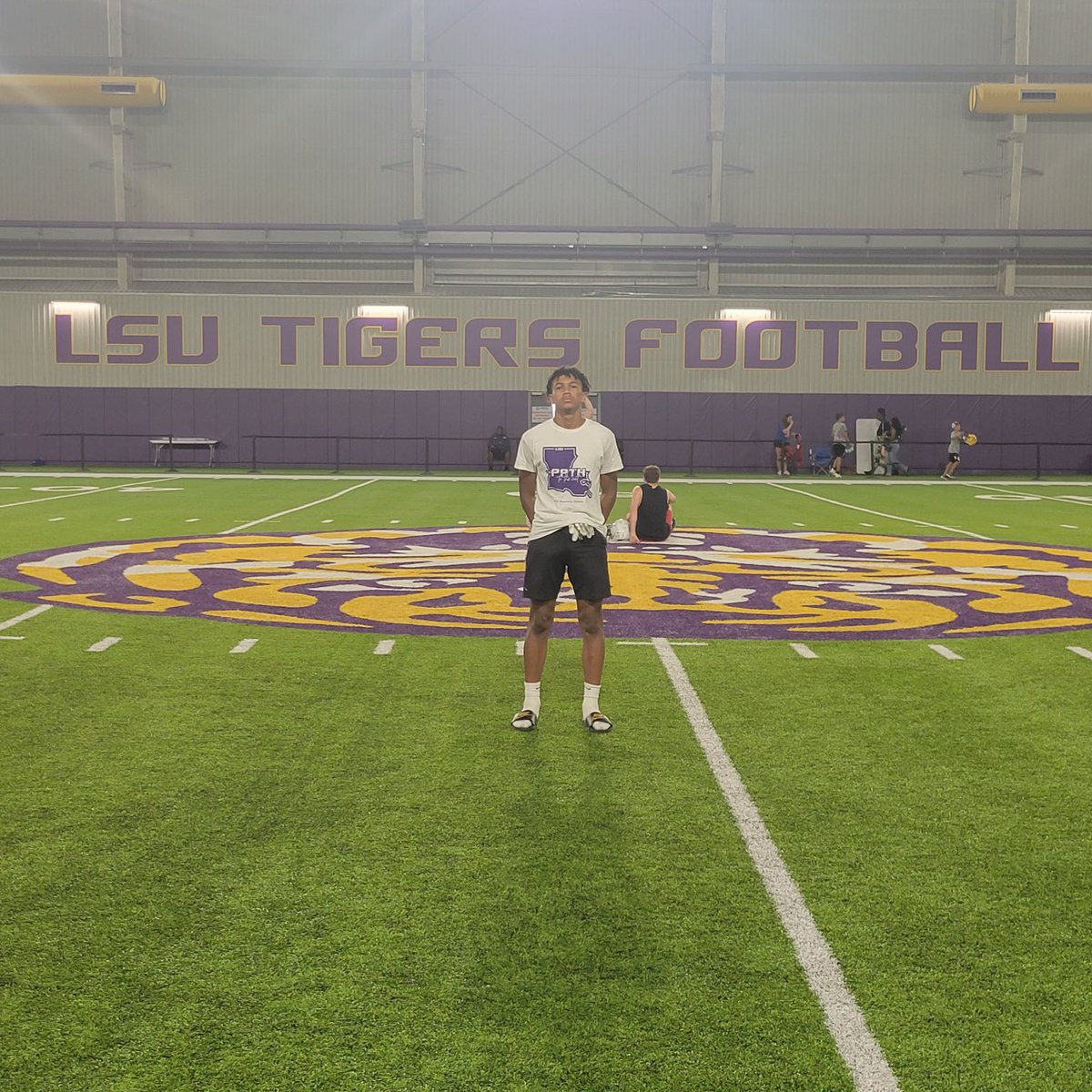 JadonHall07's tweet photo. First football  camp this summer at LSU #DB #Lsu https://t.co/Ysy4zIPGdG