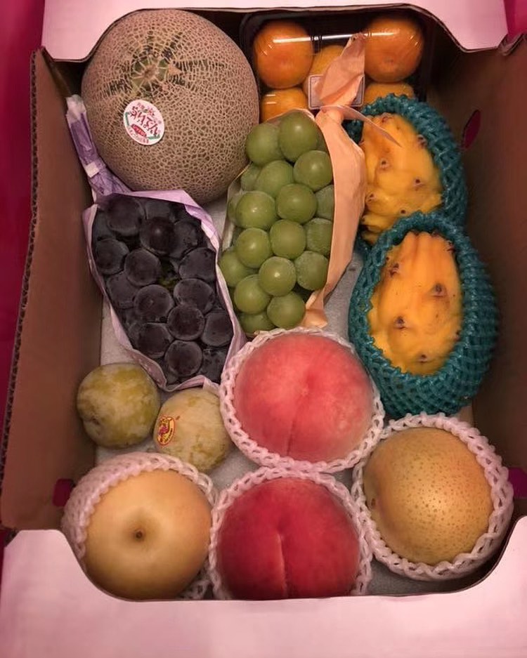 A good day startA good day starts or ends with healthy fruits and vegetables.s or ends with a healthy diet.