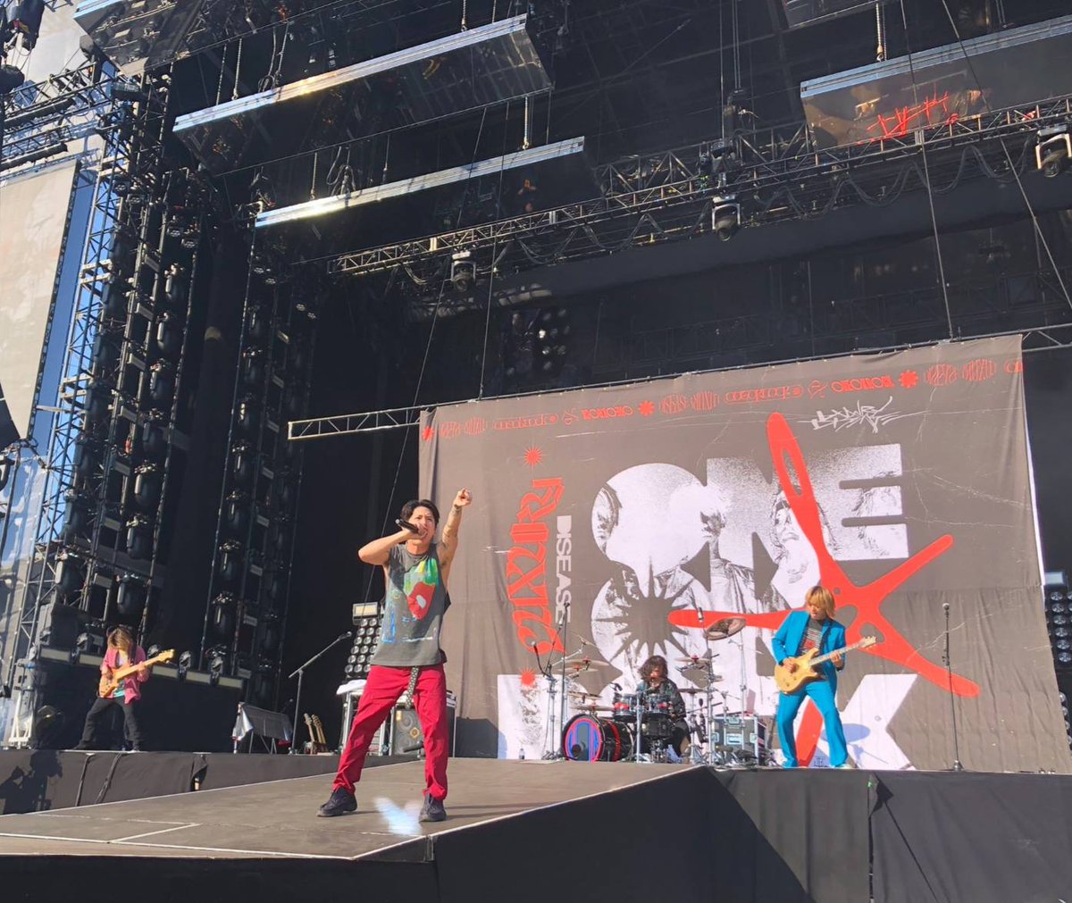 ONEOKROCK_japan's tweet photo. Netherlands!!
#ONEOKROCK #MUSE #Europe #tour https://t.co/MHhKPB8Hx1