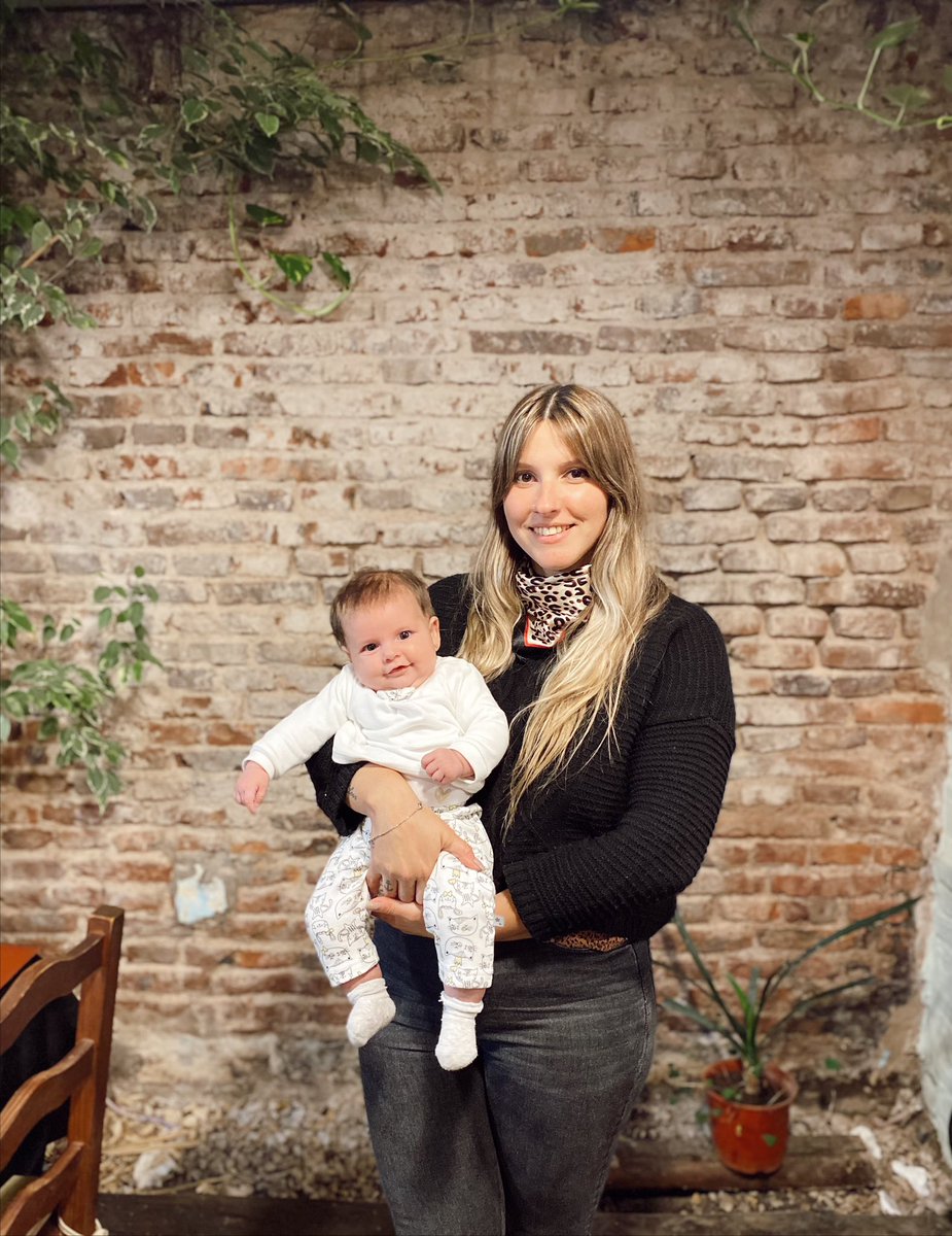 caro_ginzo's tweet photo. Princesa de mamá y papá. 
Te amamos tanto 🌈 https://t.co/IMEdXJc9bN