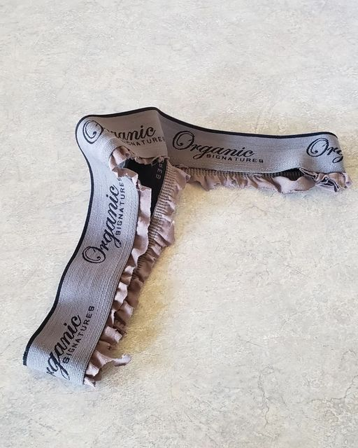 CommonSenseIdea's tweet image. So this showed up in the laundry basket. I don&apos;t mind some small holes in clothes, but I think this pair is a goner.
#useitupwearitout #laundryday