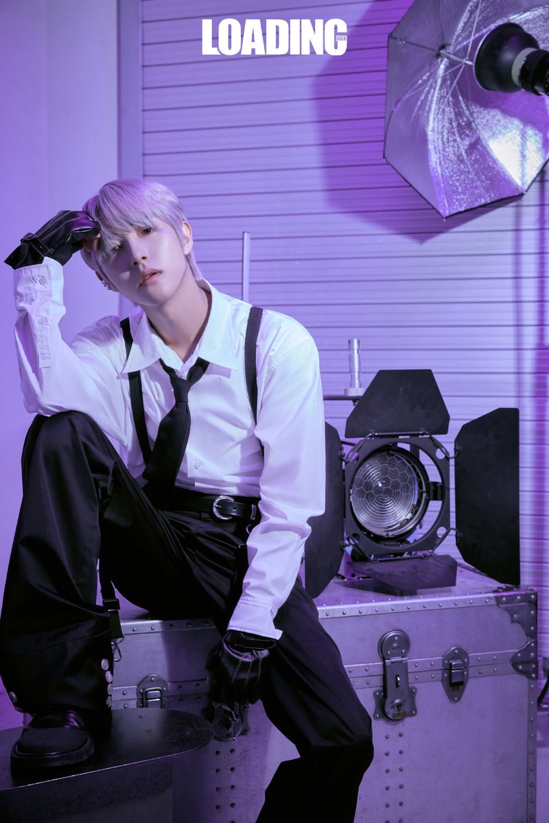 reqjun's tweet photo. ㅤ ㅤ

          Variasi kedua. Dengan gaya lebih formal menjadikan tampilan saya begitu memesona. Lihatlah bidik mata yang terpancar sempurna, akankah Czennies dapat mengira bahwa tampilan ini baik untuk saya?

ㅤ ㅤ https://t.co/CnaPFKSHAv