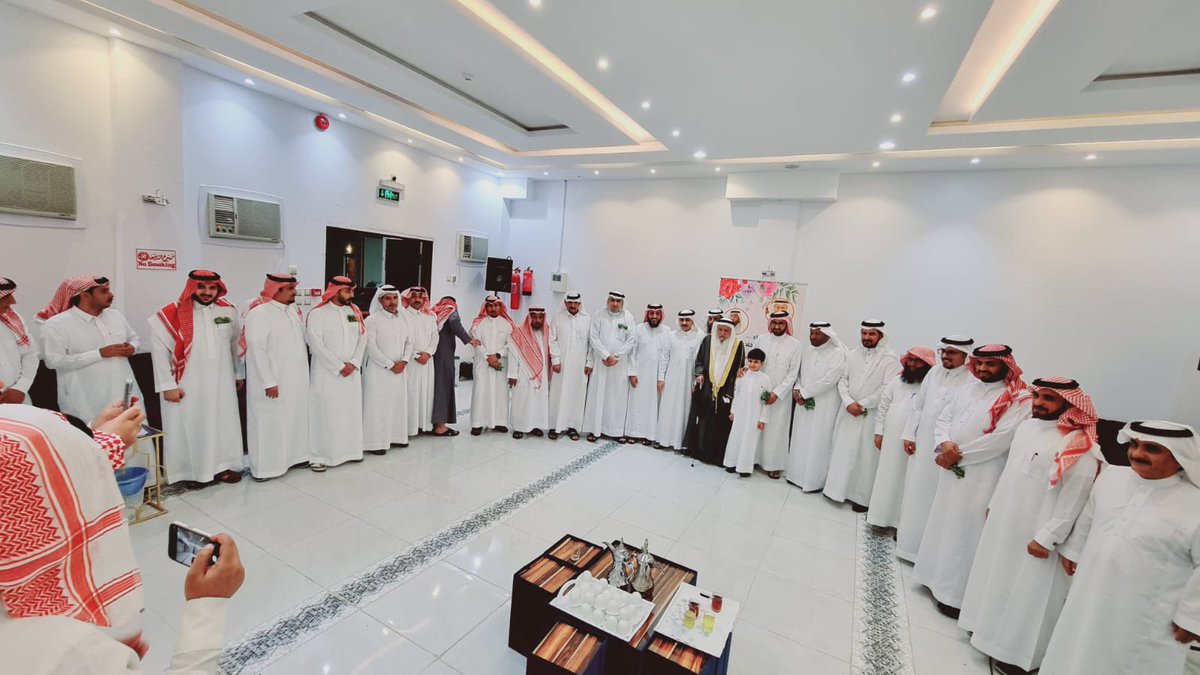 ems1386's tweet image. خالص الشكرللأخوة الأوفياء في قسم الاختبارات والقبول على ما قدموه في حفل تكريمي وتكريم الزميل أ . حسن الدارقي مع الشكر الجزيل لسعادة مدير التعليم ومساعديه الكرام ورؤساء الأقسام على تشريف الحفل في مساء الثلاثاء ١٤٤٤/١١/١٧ 
(كانت ليلة تجسد معاني الحب والوفاء)