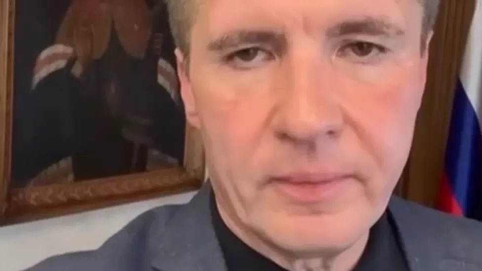 Belgorod's top official replied to say he had agreed to meet the men's captors if the soldiers were still alive.
But later, the fighters said that the governor "had not found the courage" to meet them and they would hand over their captives to Ukraine.
Russia has blamed Ukraine