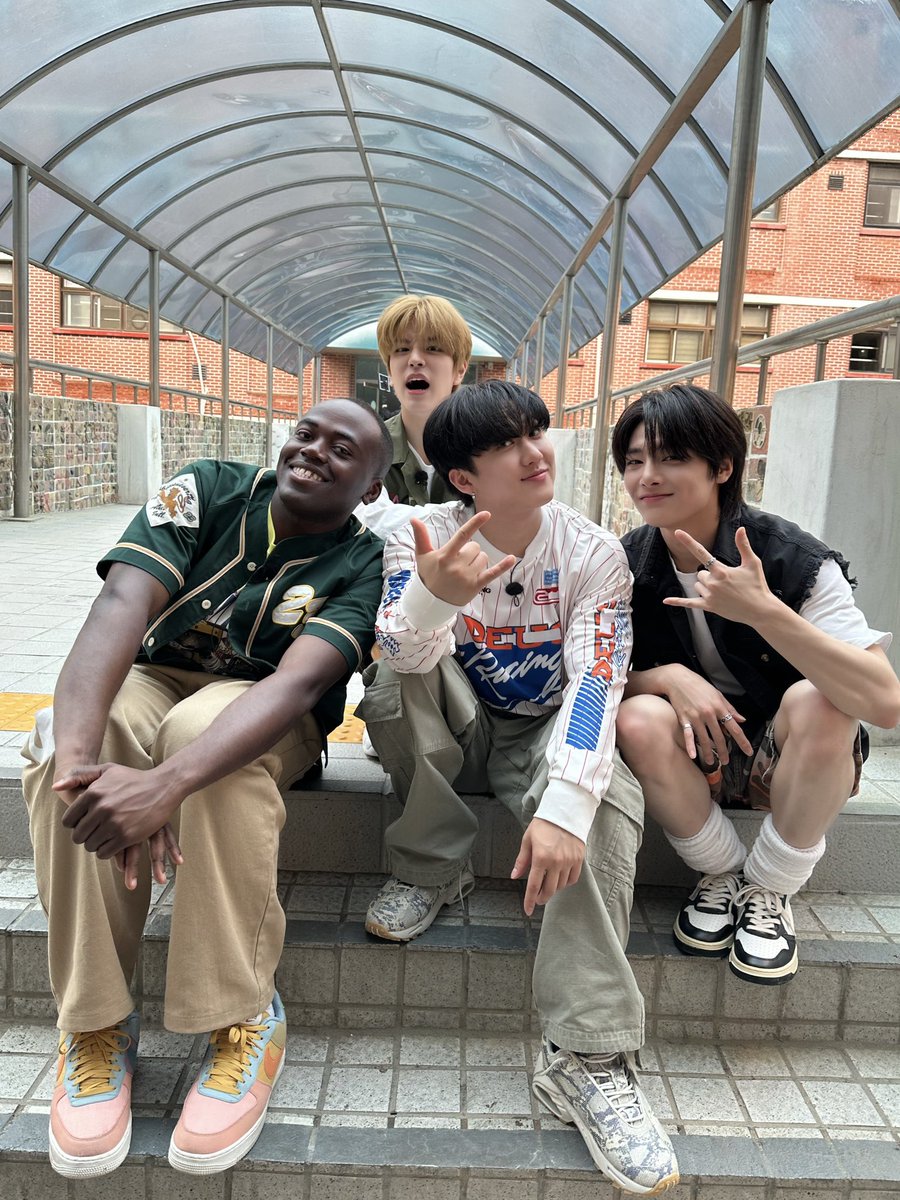 kstarsnextdoor's tweet photo. 이번주 토요일 동스케
다시 만난 스키즈 창빈 그리고 승민 아이엔과 함께합니다... 분량 조절 실패했으니 기대하셔도 좋습니다...⭐️X5

#동네스타K #스트레이키즈 #창빈 #승민 #아이��� #SKZ https://t.co/nOAIgfSwiv