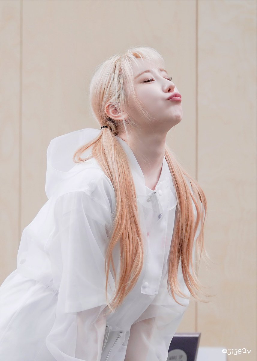 230528
귀요미333

#LEECHAEYEON 
#이채연 
#여니왔어요