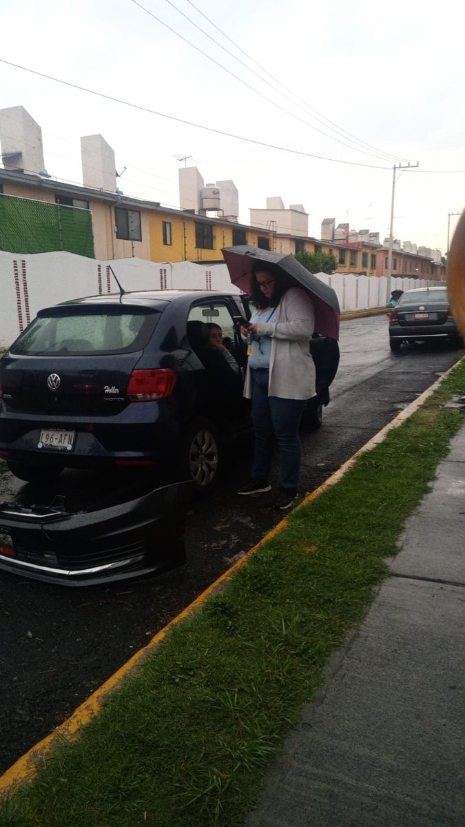 anamacidevi's tweet photo. @Claudiashein @SSPCMexico @GNP SOLO PORQUE DICEN SER DIRECTIVOS EN SEGUROS GNP NO SE QUIEREN HACER RESPONBLES, CORRIERON A MI AJUSTADOR, denunció a esta señora que dice ser DIRECTIVO de GNP me hizo corte de circulación y mi mismo ajustador se lo dijo pero lo corrió del lugar https://t.co/tL3FUBYM6S