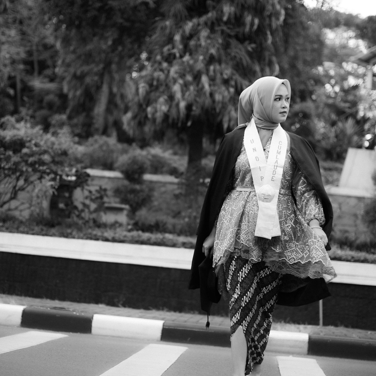 setiatesar's tweet photo. Menyusuri jalan yang penuh dengan perjuangan. Tentu bukan hanya tentang kebahagiaan, tapi banyak pula kesedihan. Mengenang dan terkenang akan menjadi abadi dalam sebuah gambar yang tersimpan rapi. https://t.co/dT8bYDaSCB