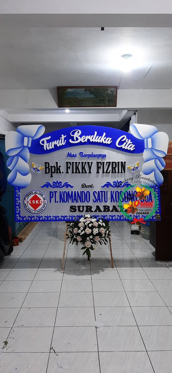 FloristOrient's tweet photo. 🌻 TERIMA PESANAN PAPAN LETTER &amp; KRANS 🌻
#tokobunga #tokobungamurah #tokobungamalang
#wedding #papanletter #papanlettermurah #papanlettermalang  #ucapanwedding #ucapandukacita #papanucapanmalang #karanganbungadukacita #malangraya #malang https://t.co/1moxWCKt6Y