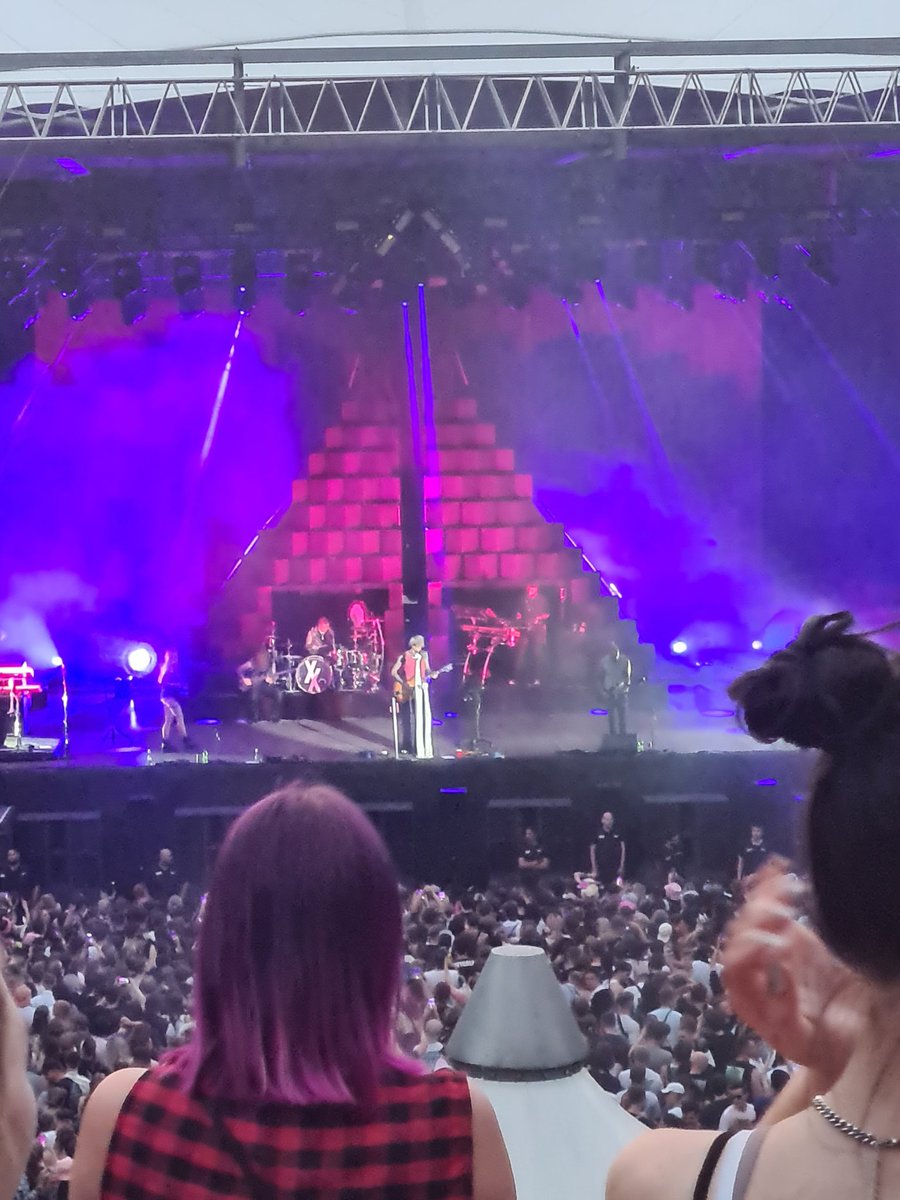 this_is_3v0's tweet photo. Gestern #mgk #machinegunkelly ind der Waldbühne... epic!

@WaldbuhneBerlin 
@machinegunkelly https://t.co/i6cNnPAGZz