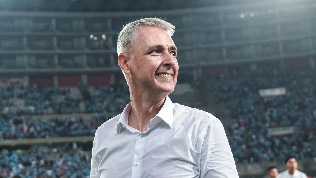 ErrorArbitralTR's tweet photo. Fluminense fue a La Paz y perdió

River Plate fue a La Paz y perdió.

Sporting Cristal fue a La Paz, se quedó con diez jugadores y le remontó a The Strongest.

La diferencia está en el banco. La diferencia la hizo el MEJOR técnico del fútbol peruano. La diferencia es Tiago Nunes. https://t.co/S2LNzNgU4K