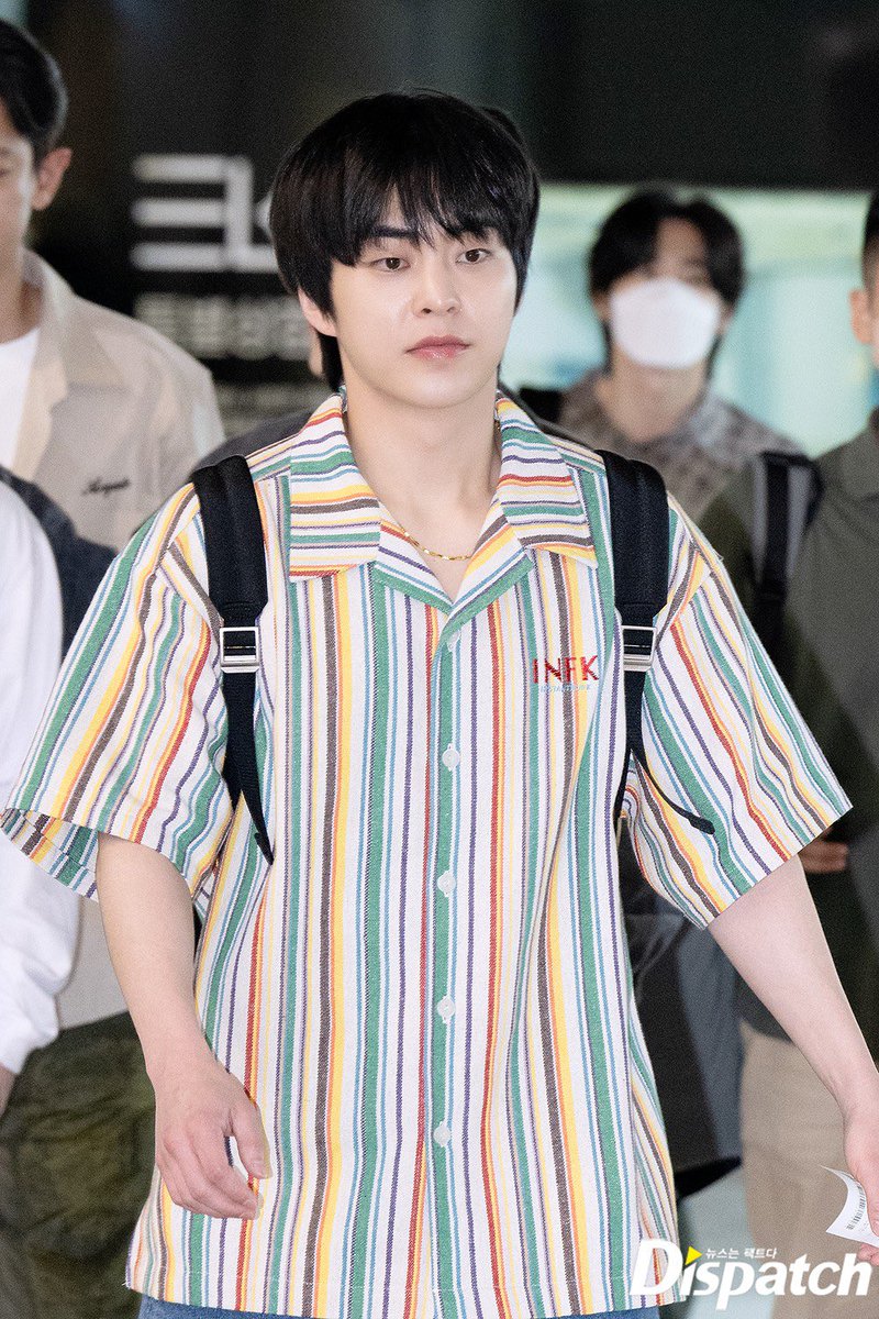 theseoulstory's tweet photo. ✈️ EXO at Gimpo International Airport today 💓 @weareoneEXO https://t.co/2GIozWyEYQ