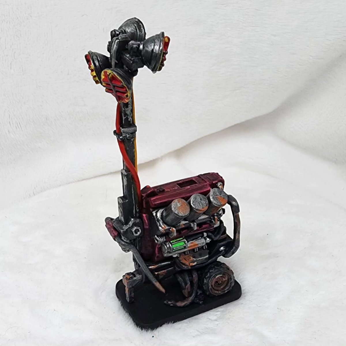 futurexmsmalcom's tweet image. The baby let me slap some paint on one of his #deadbydaylight generators.
.
.
.
.
.
 #dbdboardgame #miniatures #miniaturepainting #minipainting #dbd