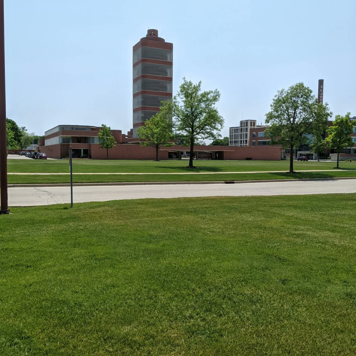 Cat_Beau's tweet photo. Quelques souvenirs de #franklloydwright à Racine, WI https://t.co/RUqPyvEJCF