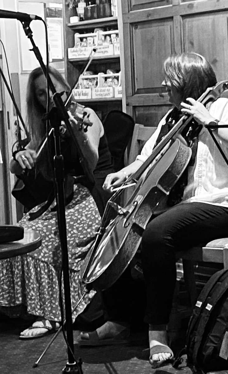 BroadMillStream's tweet image. Here  are the ladies from Broad Mill Stream, Clare and Hazel  in one of their  other projects , Sforzando Sisters at an open mic night in Upton last  weekend, adding their strings to the mix of blues and folk. #folk  #folkmusic  #folkrock #uptononsevern