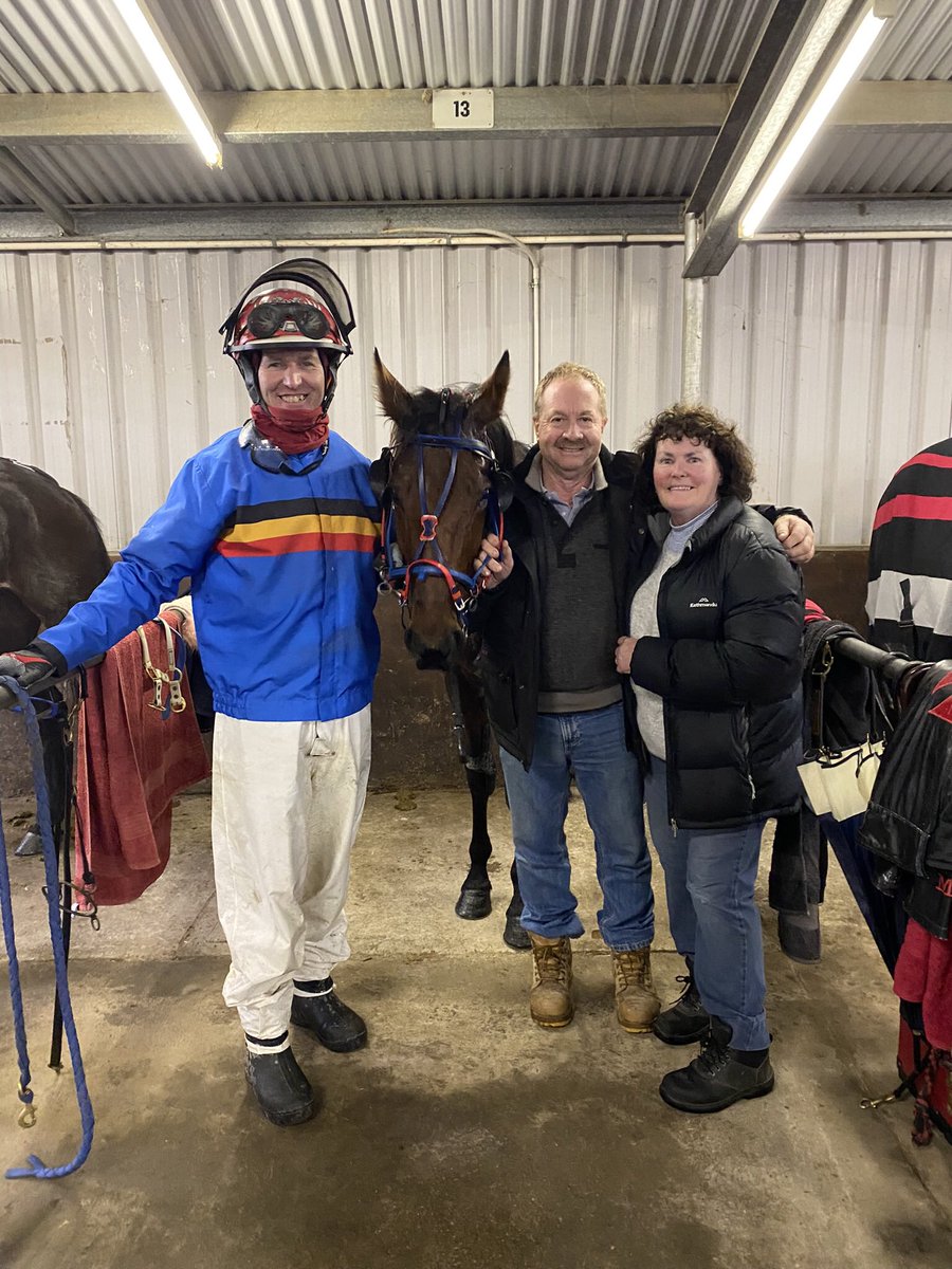 💗💗LOCAL WINNER 💗💗
ARARAT HARNESS RACING CLUB - 7/6/23
WINNER RACE 8
Newton Equine TROT
MAJESTIC PRIDE
Trained &amp; driven by Mick Michael Bellman
Congratulations to Tracy &amp; Gary Hull