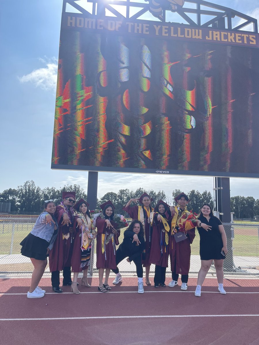 We love you seniors 🤍