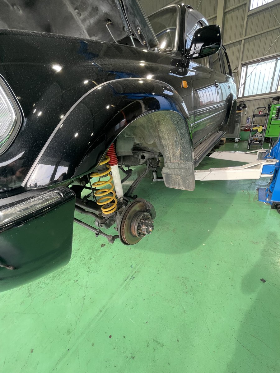 direct_carweb's tweet photo. 80ランクルのブレーキ修理をしました！
作業時間は半日。
費用は4.4万円(税込)です(*^^*)

#ブレーキ修理
#トヨタ
#ブレーキ
#車好きと繋がりたい
#キャンプ
#キャンプ好きと繋がりたい
#キャンピングカーの旅
#ランクル
#ランクルプラド
#80ランクル
#ラウンドクルーザー
#ラウンドクルーザー80 https://t.co/Dtq4eWonLD
