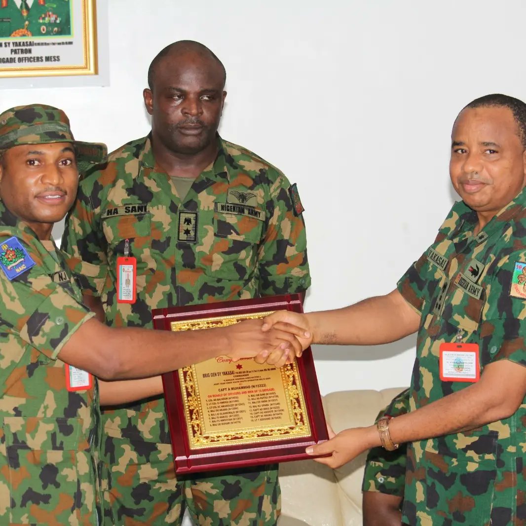 defencemediaops's tweet photo. The Commander 16 Brigade Nigerian Army/Sector 2 Joint Task Force (South - South) Operation DELTA SAFE, Brigadier General Sadisu Yakasai has enjoined officers recently posted out of the Brigade to remain hardworking, disciplined and diligent.

Full Story: 

https://t.co/UyAhI1T53E https://t.co/ztvsqIb2Id